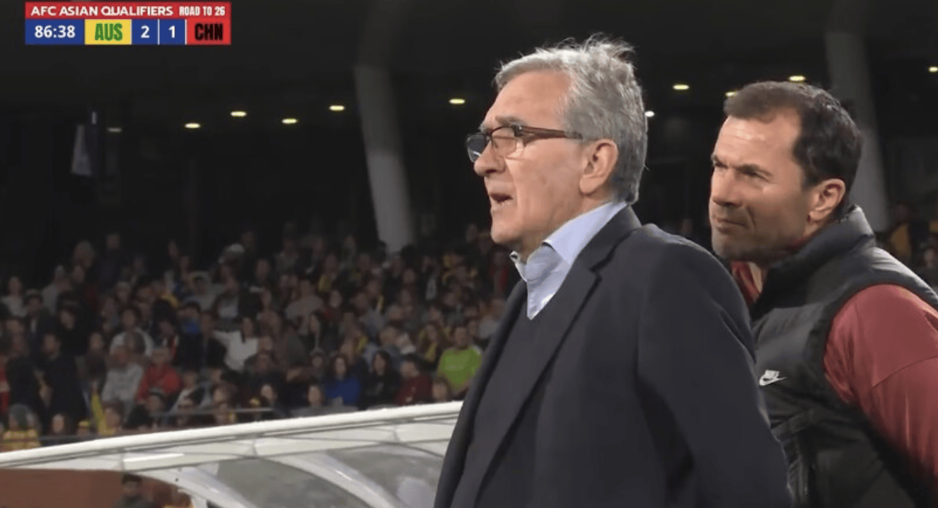 aoa体育体育亚洲官网-包含强队遭遇出局，球迷纷纷表示失望与沮丧的词条