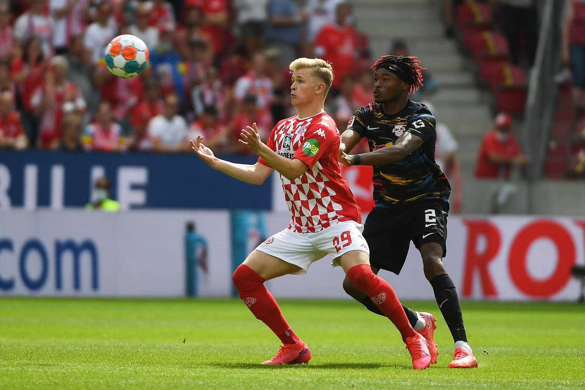 aoa体育体育在线-美因茨主场告捷，继续稳固中游位置的简单介绍