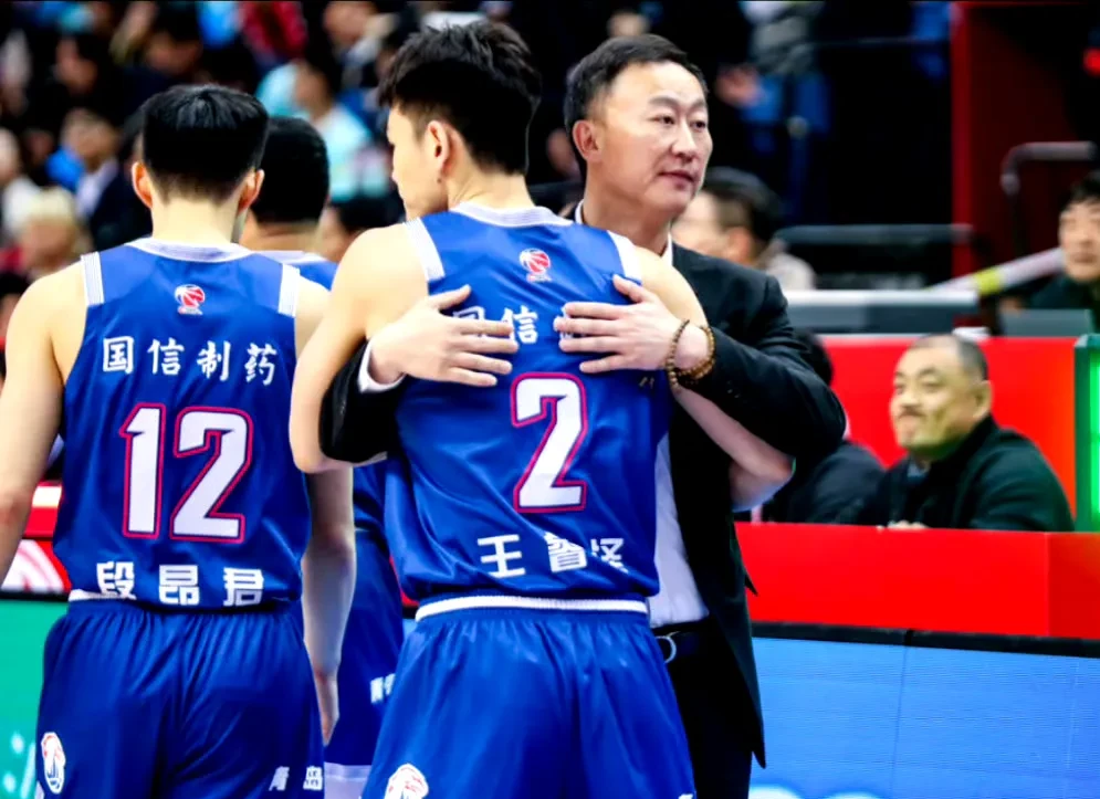 aoa体育体育下载-包含山东队大胜青岛队，豪取五连胜领跑西部的词条