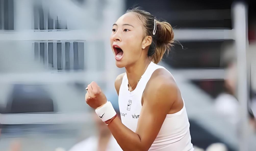 意大利足球女将备战慈善赛事