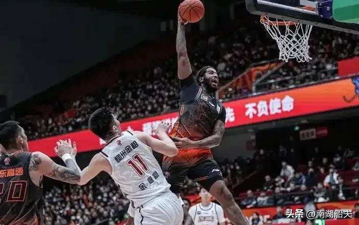 aoa体育-包含门兴前景不明朗，需在新赛季努力蜕变的词条