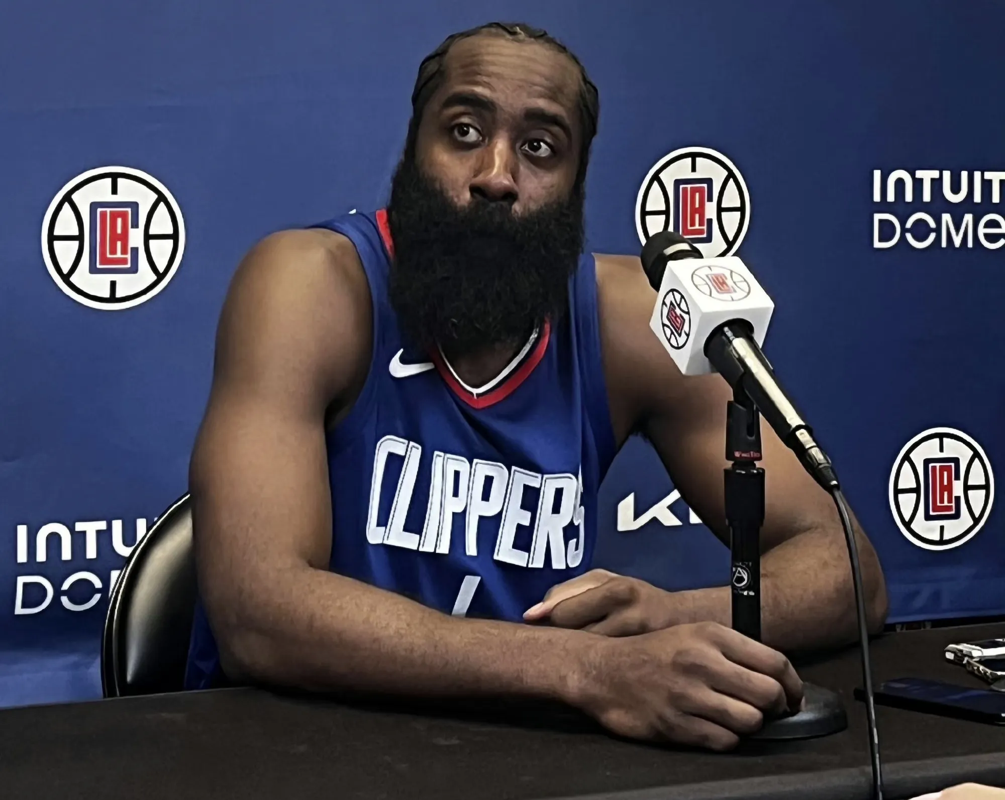 包含火箭正式签下前状元，霍乐迪将携手哈登再战的词条