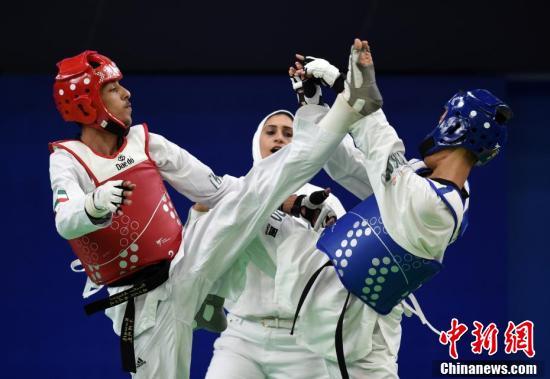 埃及跆拳道选手勇夺冠军，实力惊人