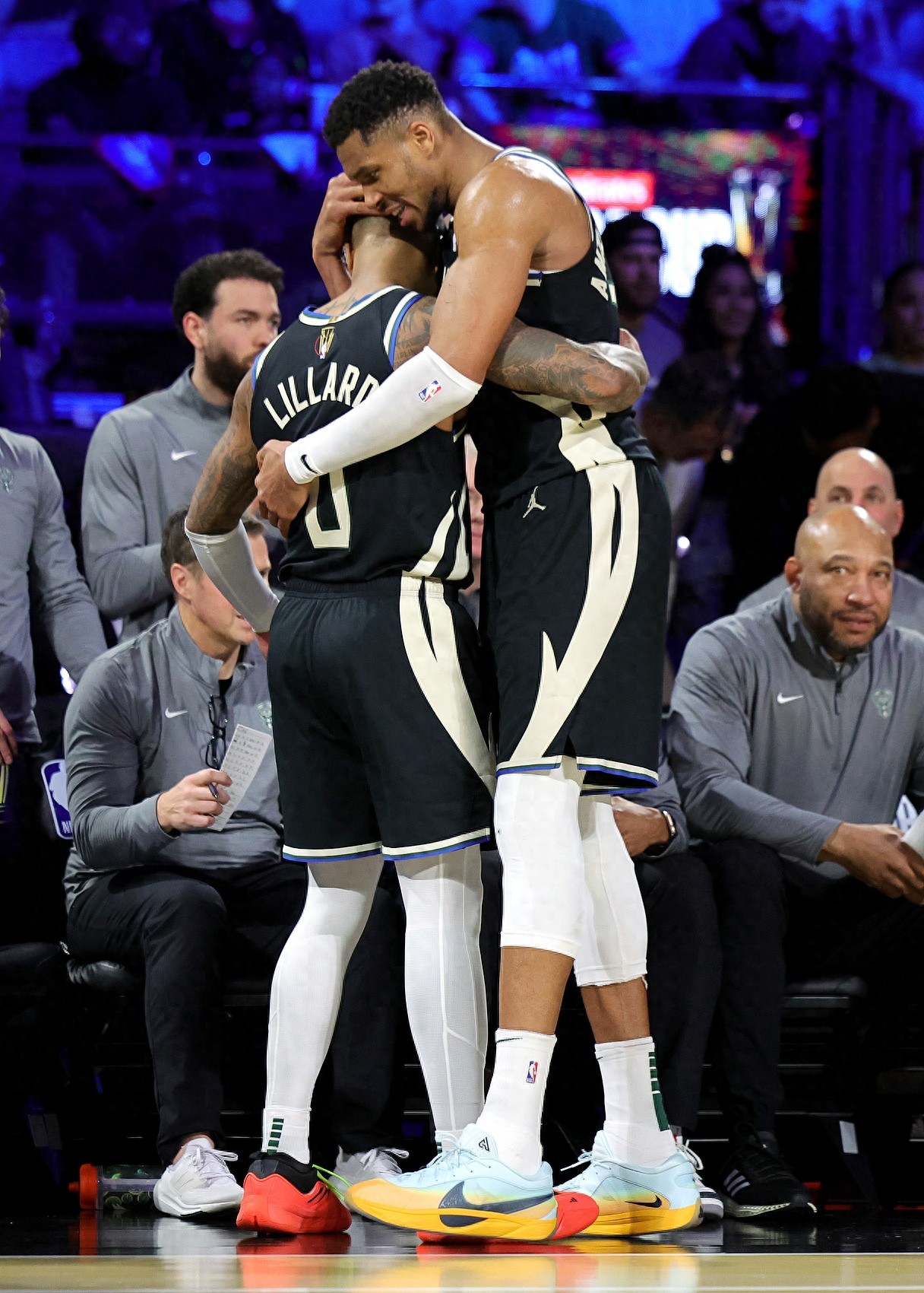 aoa体育体育直播-雄鹿主场击败黄蜂，继续保持不败纪录的简单介绍