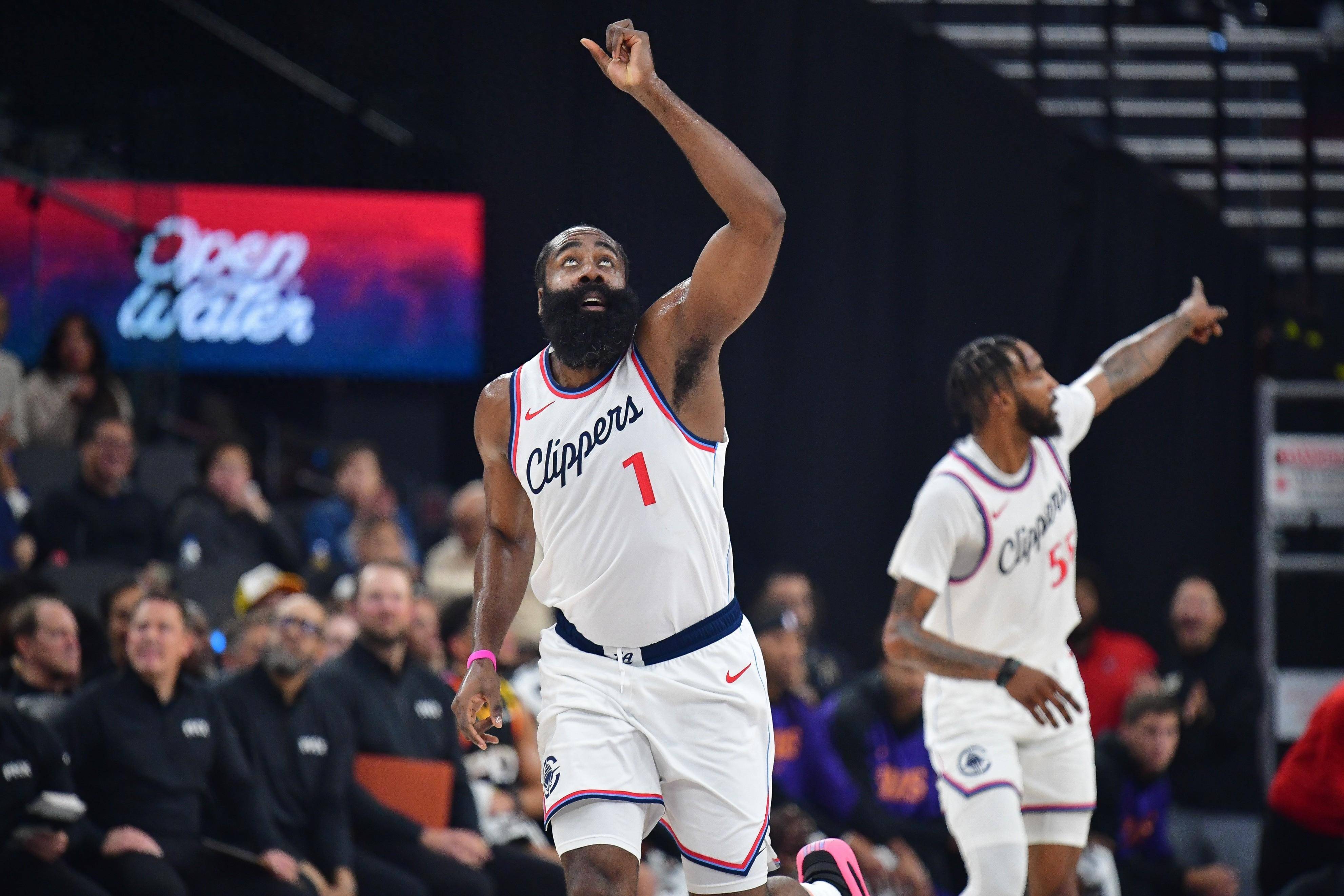 火箭大胜篮网，哈登三双表现抢眼