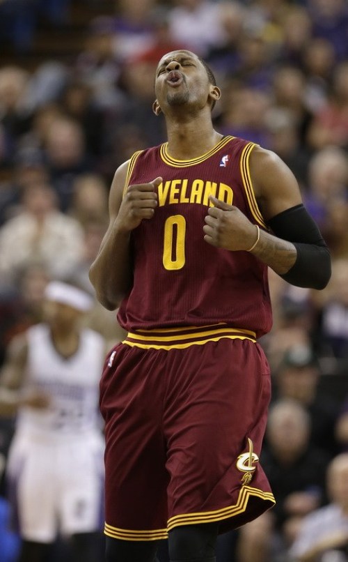 aoa体育体育链接-国王大胜骑士，登顶榜首