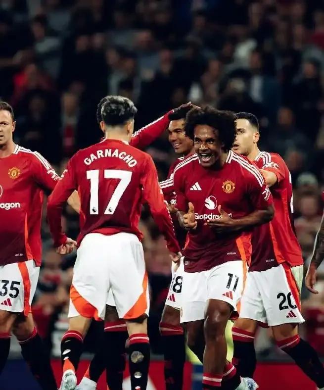 aoa体育体育登录-南安普顿摆脱保级危机，全队士气大振