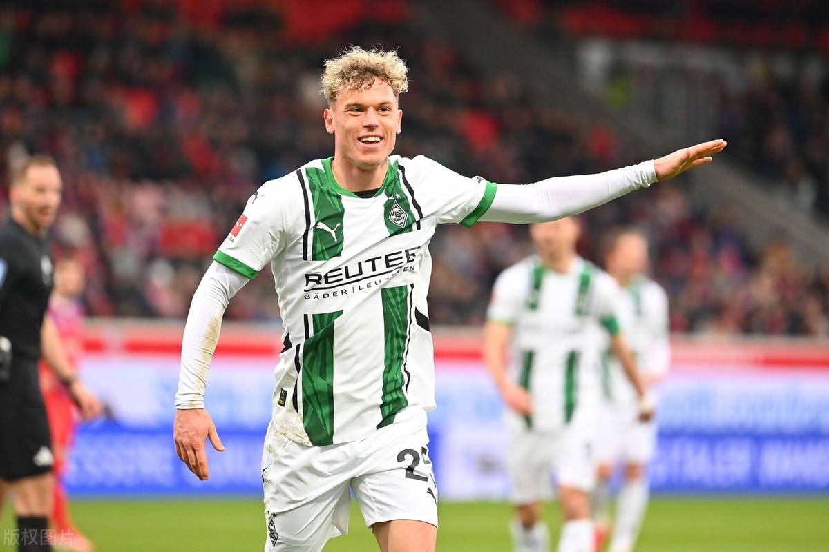 aoa体育体育地址-包含斯图加特在客场战胜门兴格拉德巴赫的词条